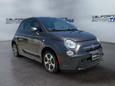 Used 2018 FIAT 500 e FWD image 3