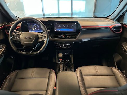 Used 2024 Chevrolet TrailBlazer RS w/ Convenience Package AWD/4WD image 9
