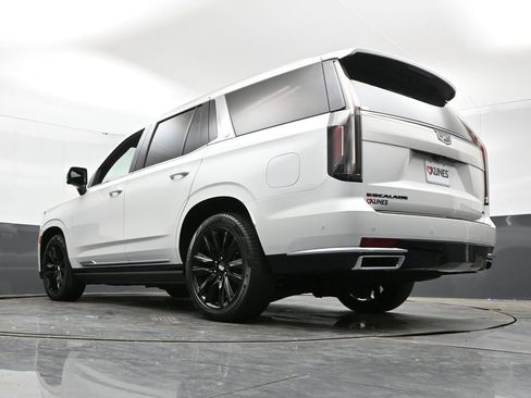 Used 2023 Cadillac Escalade Premium Luxury w/ Performance Package AWD/4WD image 49
