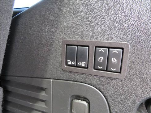 Used 2020 GMC Yukon SLT w/ Open Road Package AWD/4WD image 17