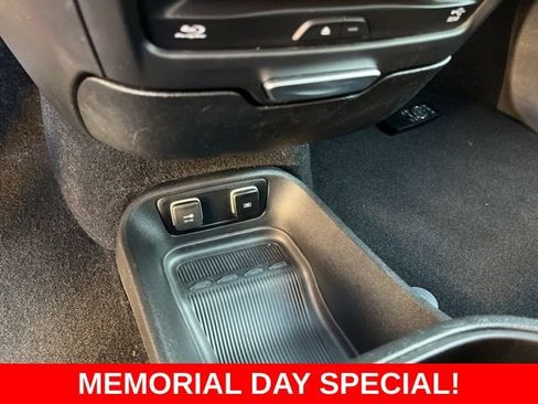 Used 2020 Chrysler Pacifica Touring-L FWD image 26