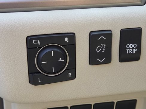 Used 2015 Lexus GX 460 w/ Premium Package AWD/4WD image 7