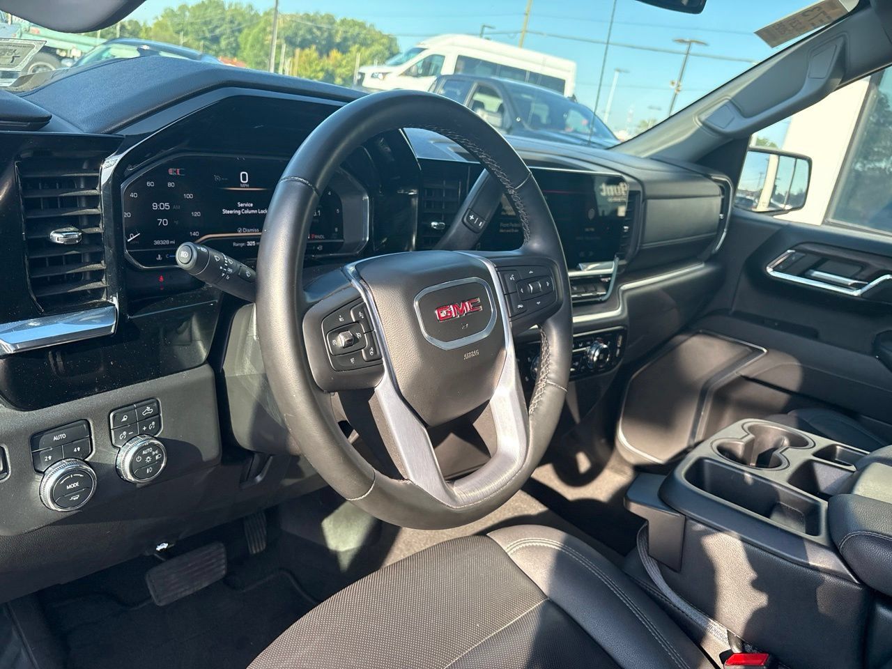 Used 2025 GMC Sierra 1500 SLT AWD/4WD image 4