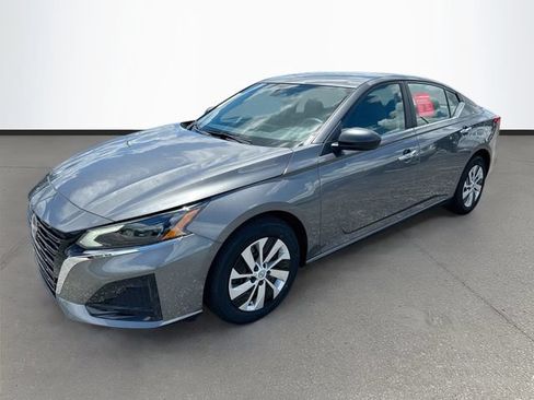 Certified 2025 Nissan Altima 2.5 S FWD image 3
