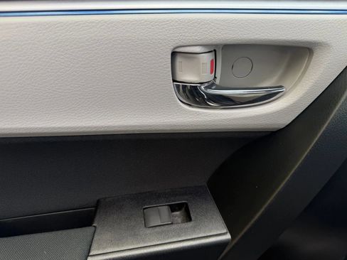 Used 2014 Toyota Corolla LE FWD image 31