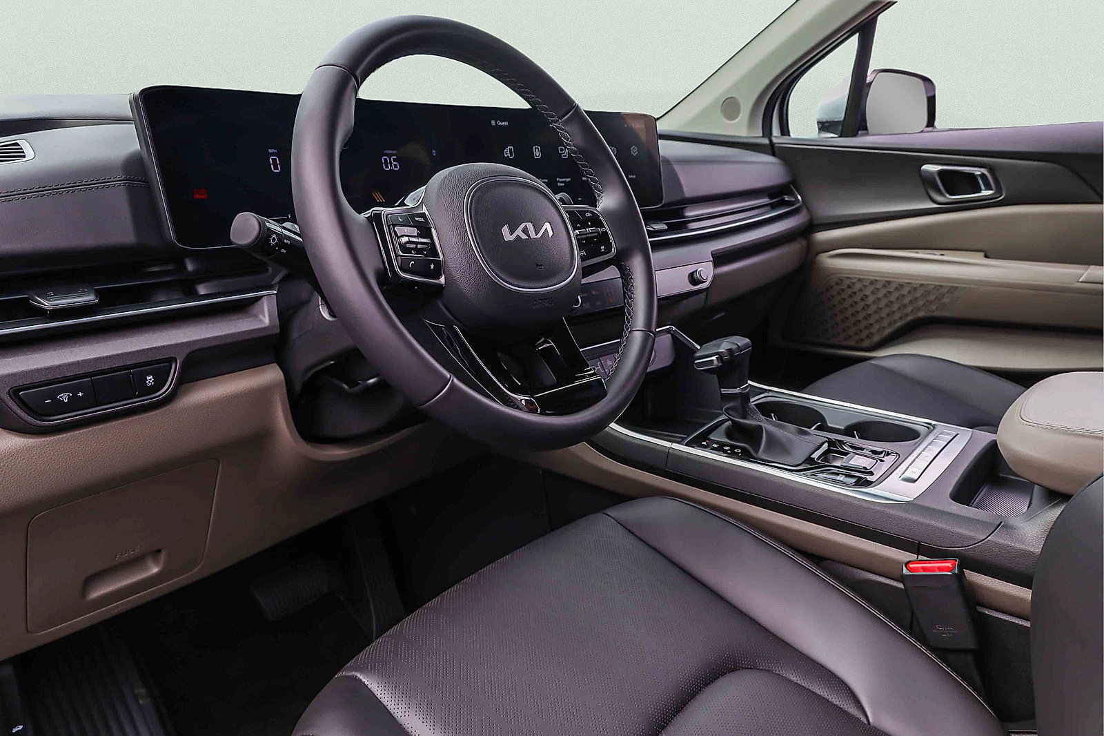 Used 2026 Kia Carnival EX FWD image 7