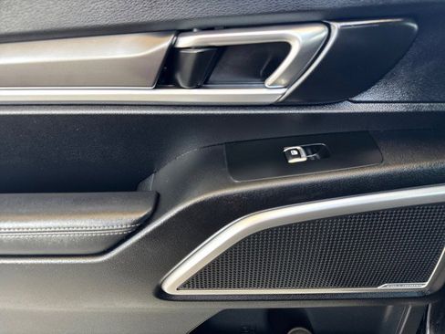 Used 2023 Kia Telluride S image 7