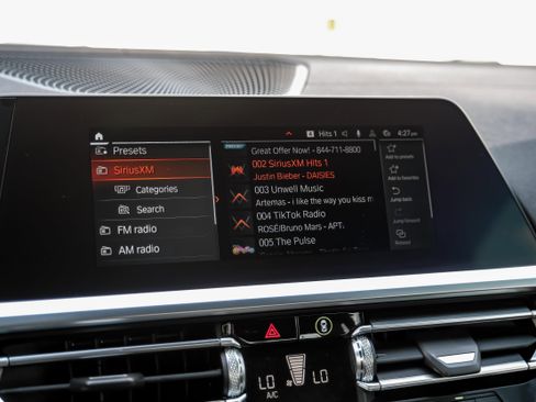 Used 2021 BMW 430i Coupe w/ M Sport Package image 32