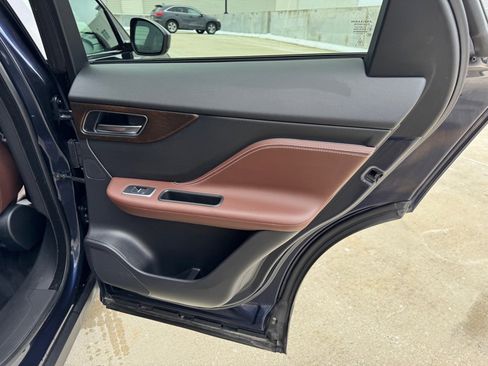 Used 2018 Jaguar F-PACE S image 28