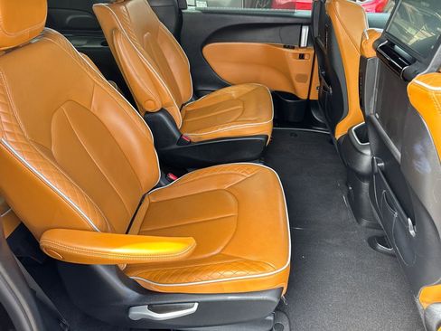 Certified 2022 Chrysler Pacifica Pinnacle FWD image 17