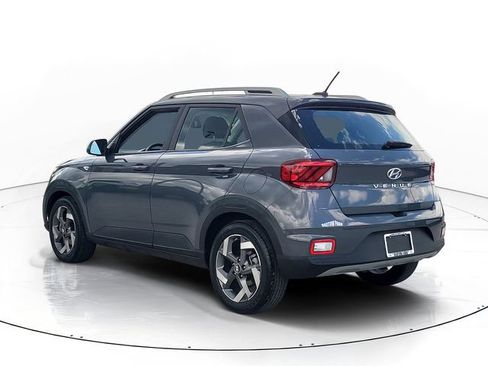 Used 2025 Hyundai Venue SEL FWD image 6