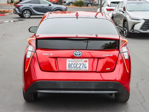 Used 2017 Toyota Prius Two image 3