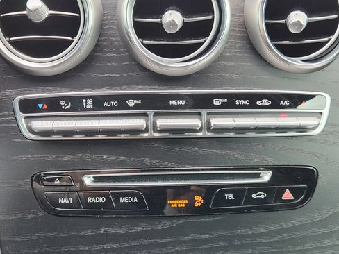 Used 2018 Mercedes-Benz GLC 300 image 18