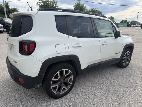 Used 2015 Jeep Renegade Latitude FWD image 7