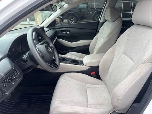 Used 2023 Honda Accord LX image 8