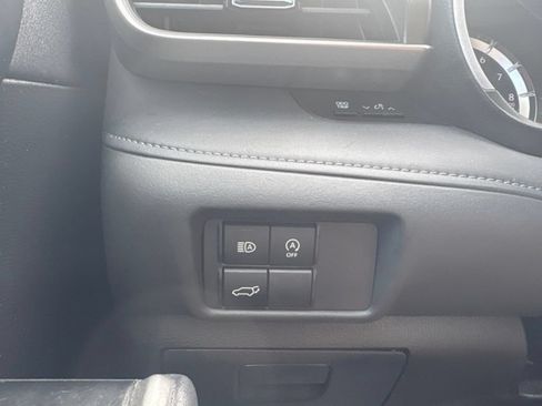 Used 2024 Toyota Highlander XLE FWD image 17