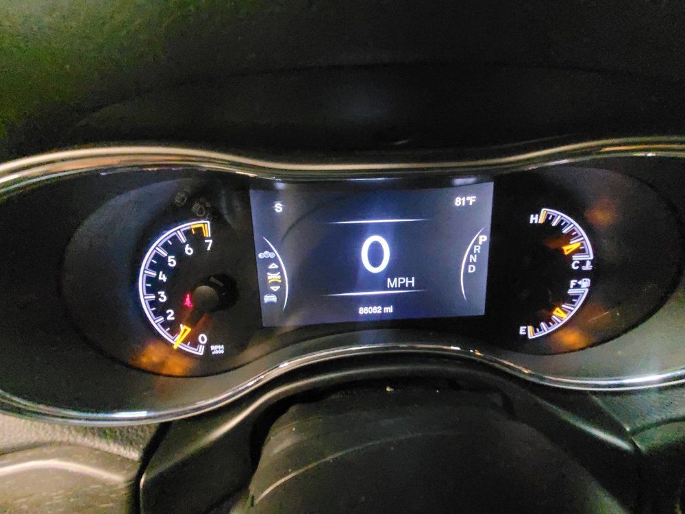 Used 2018 Jeep Grand Cherokee Laredo RWD image 23