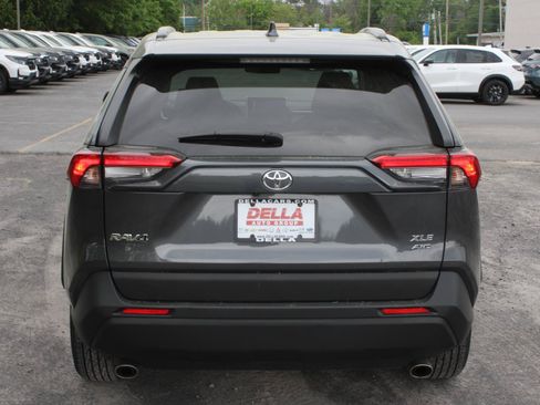 Used 2025 Toyota RAV4 XLE AWD/4WD image 6