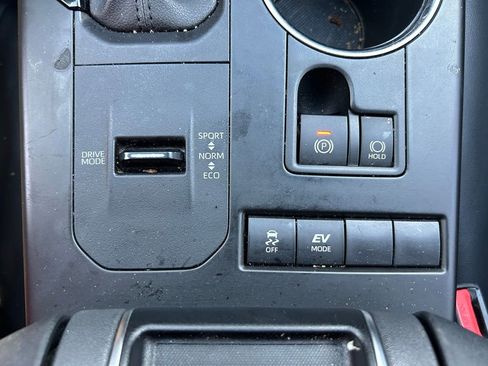 Used 2020 Toyota Highlander XLE FWD image 28