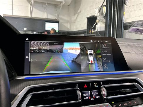 Used 2023 BMW X5 sDrive40i w/ M Sport Package image 26