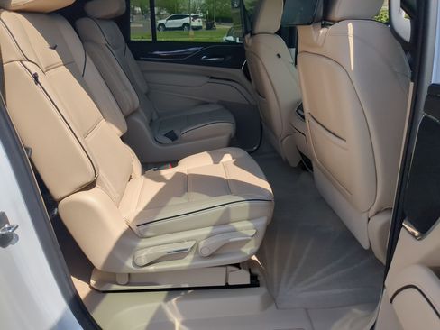 Certified 2023 Cadillac Escalade ESV Premium Luxury w/ LPO, Radiant Package image 27