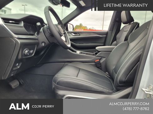 New 2025 Jeep Grand Cherokee L Overland w/ Luxury Tech Group IV AWD/4WD image 5