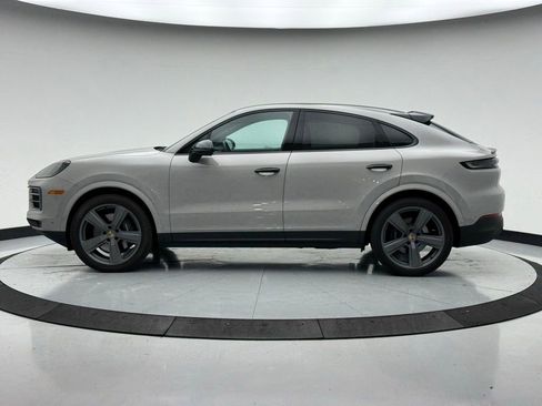 Used 2024 Porsche Cayenne Coupe image 2
