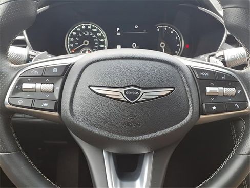 Used 2025 Genesis G70 2.5T image 9