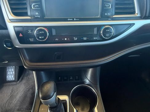 Used 2015 Toyota Highlander Limited Platinum AWD/4WD image 17