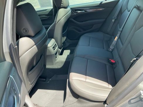 Used 2025 Cadillac CT5 V w/ Technology Package RWD image 12