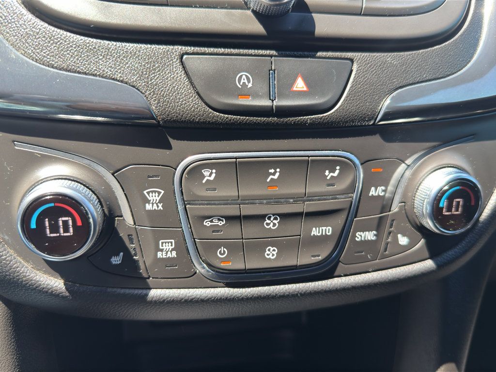 Used 2022 Chevrolet Equinox RS w/ RS Leather Package FWD image 21
