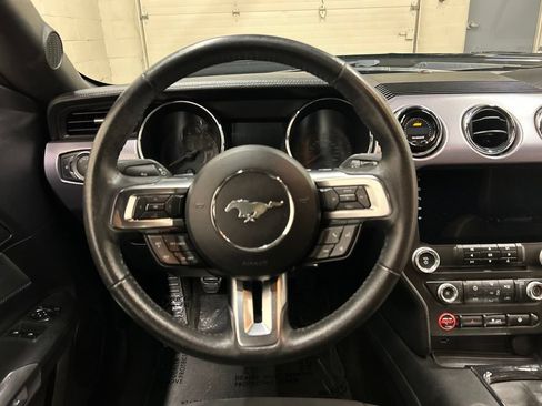 Used 2017 Ford Mustang GT w/ Black Accent Package RWD image 15