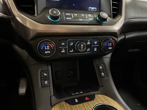 Used 2019 GMC Acadia Denali w/ Technology Package image 29