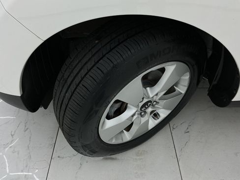 Used 2019 Kia Soul FWD image 43