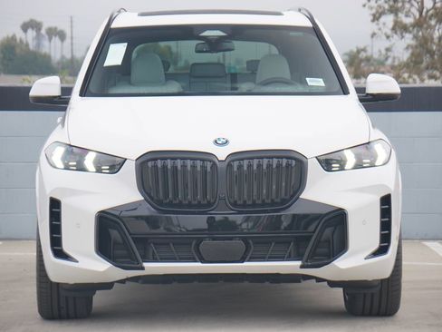 New 2026 BMW X5 xDrive50e w/ M Sport Package image 2