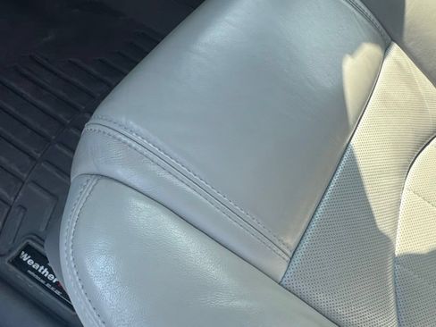 Used 2017 Buick Enclave Premium w/ Experience Buick Package AWD/4WD image 10