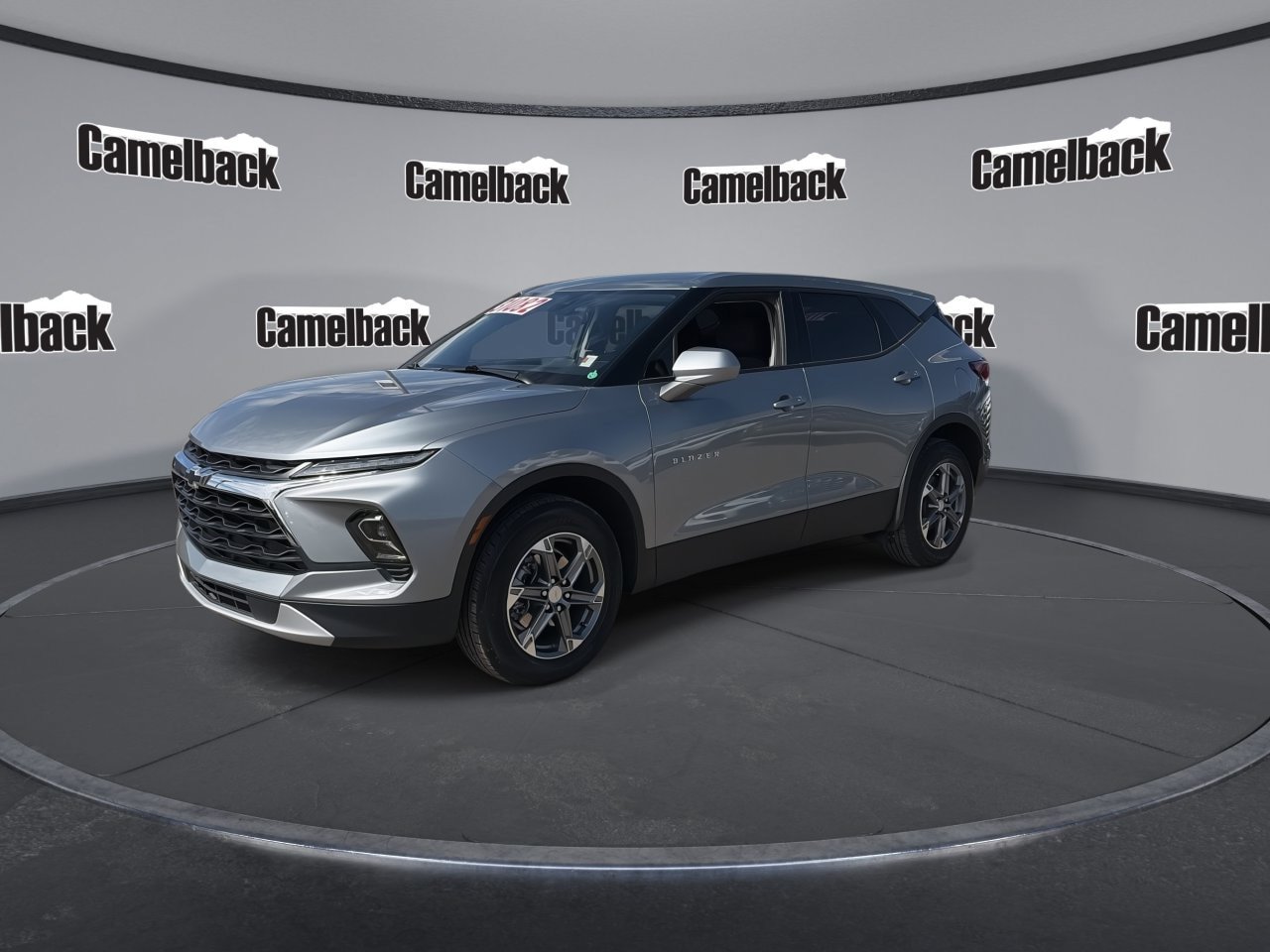 Used 2024 Chevrolet Blazer LT FWD image 3