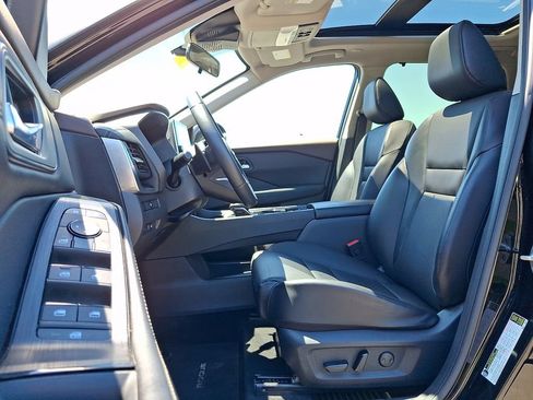 Certified 2023 Nissan Rogue SV w/ SV Premium B Package AWD/4WD image 14