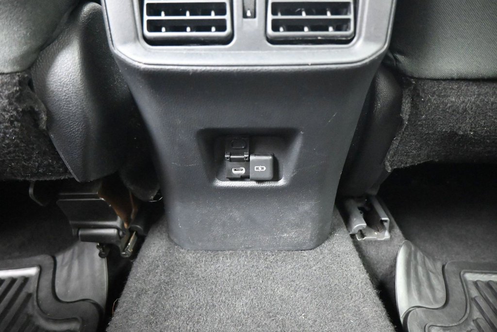 Used 2022 Toyota RAV4 XLE AWD/4WD image 14