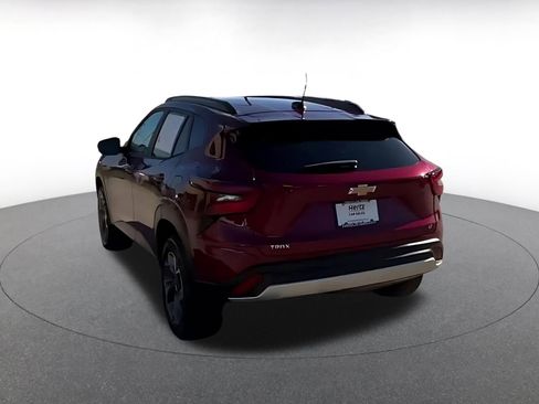 Used 2025 Chevrolet Trax LT image 8