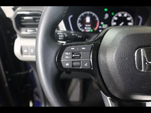 Used 2023 Honda Pilot Touring image 21