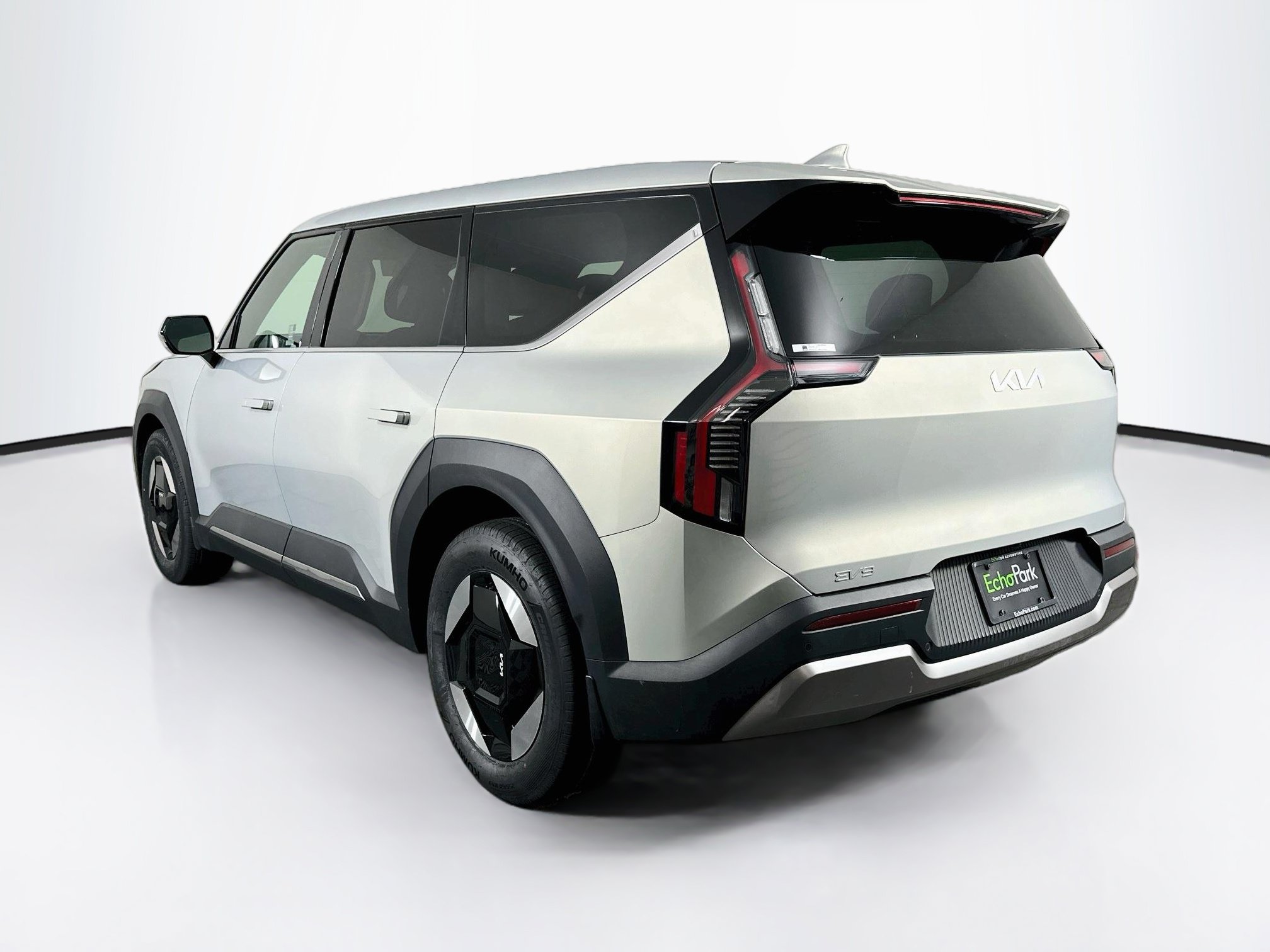 Used 2024 Kia EV9 Light Long Range RWD image 5