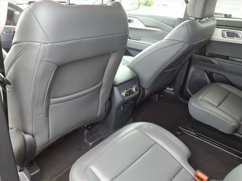 Used 2026 Ford Explorer Active w/ Active Comfort Package AWD/4WD image 9