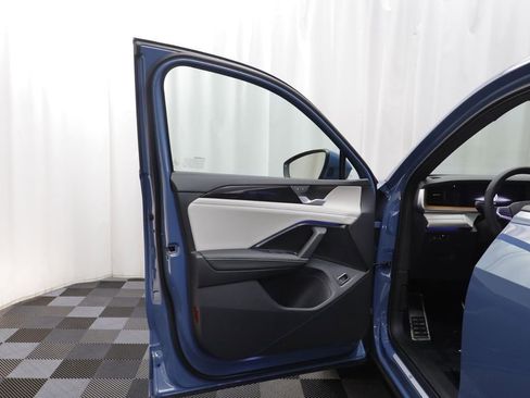 New 2026 Volkswagen Tiguan SEL R-Line image 5