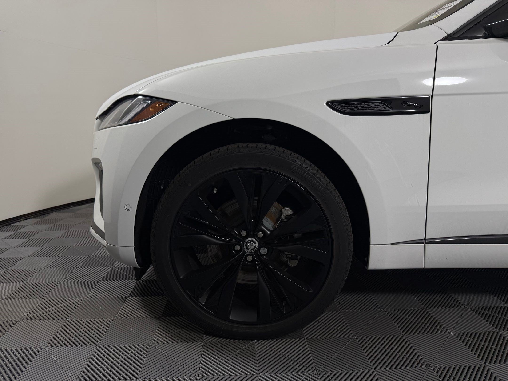 New 2026 Jaguar F-PACE R-Dynamic S AWD/4WD image 13