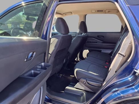 Used 2024 Nissan Pathfinder SV image 27