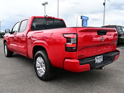 Certified 2022 Nissan Frontier SV w/ Technology Package AWD/4WD image 6