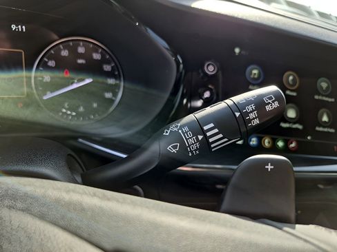 Used 2023 Buick Envision Essence image 36