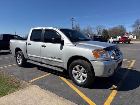 Used 2013 Nissan Titan SV image 4