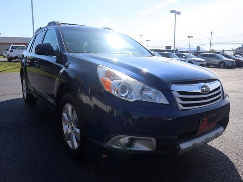 Used 2011 Subaru Outback 2.5i Limited w/ PWR Moonroof Pkg AWD/4WD image 29